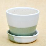 3.7 inch CP004 Round Ceramic Egg Pot With Plate (White, Pista Green)